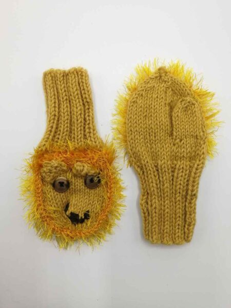 Villalapaset_leijona_keltainenharja