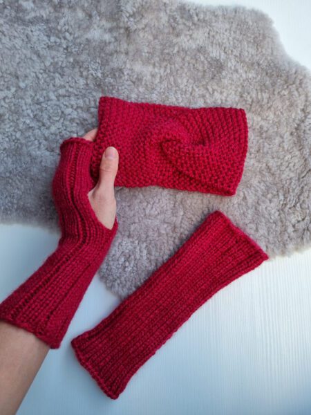 Neulotut_asusteet_punainen